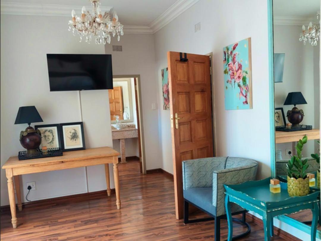 Art And Soul Restaurant, Accommodation, French Bar And Art Gallery パリス 部屋 写真