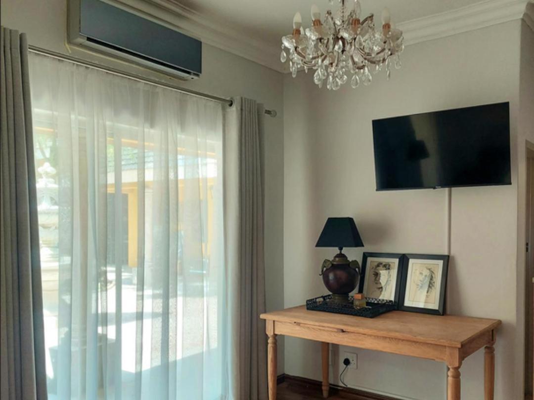 Art And Soul Restaurant, Accommodation, French Bar And Art Gallery パリス 部屋 写真