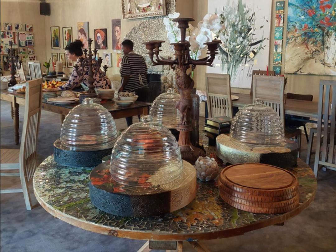 Art And Soul Restaurant, Accommodation, French Bar And Art Gallery パリス エクステリア 写真