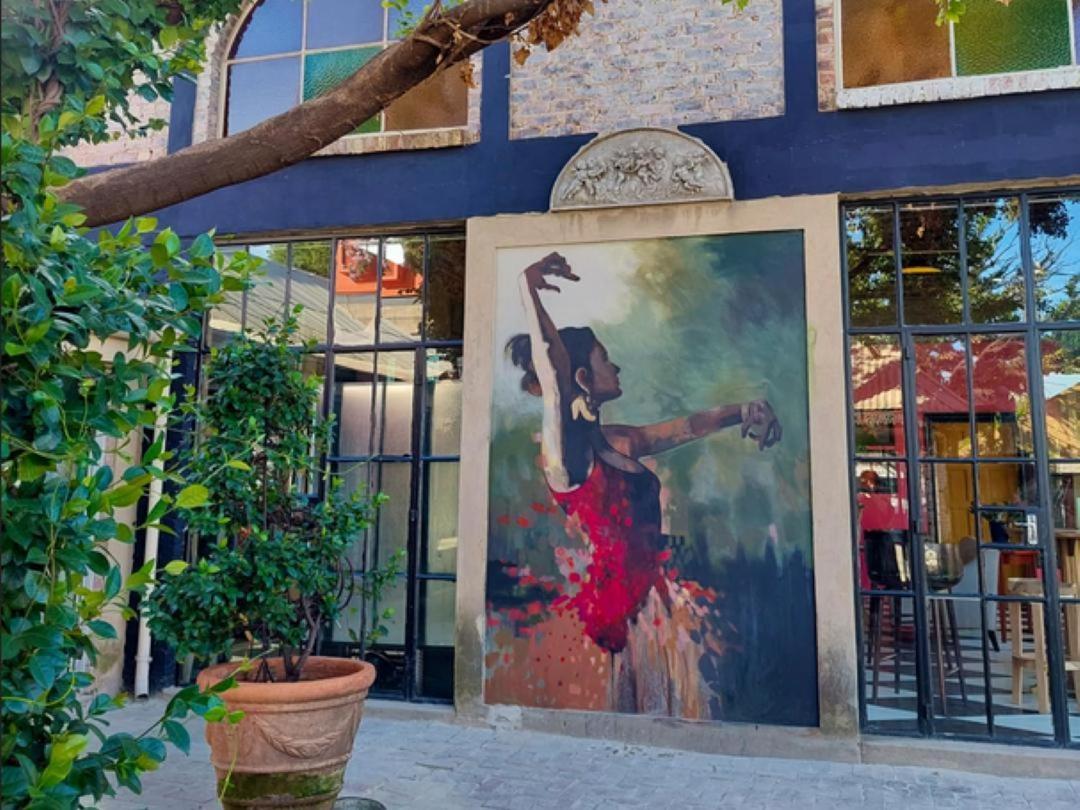Art And Soul Restaurant, Accommodation, French Bar And Art Gallery パリス エクステリア 写真