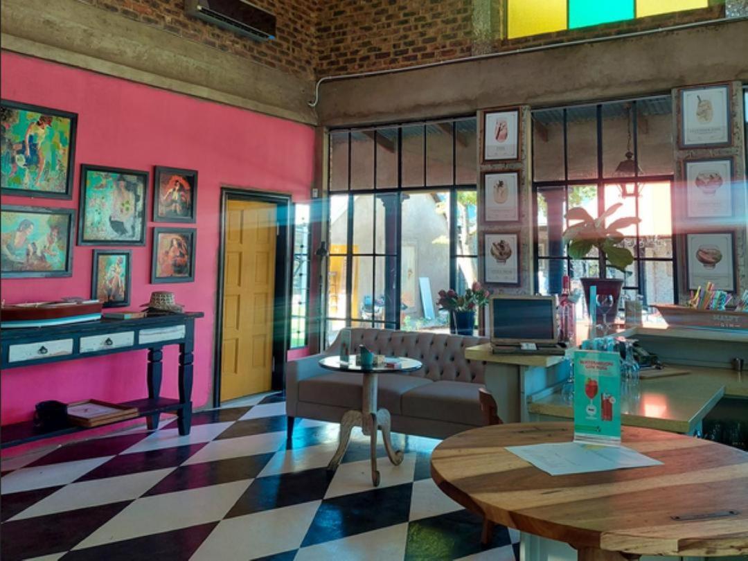 Art And Soul Restaurant, Accommodation, French Bar And Art Gallery パリス エクステリア 写真
